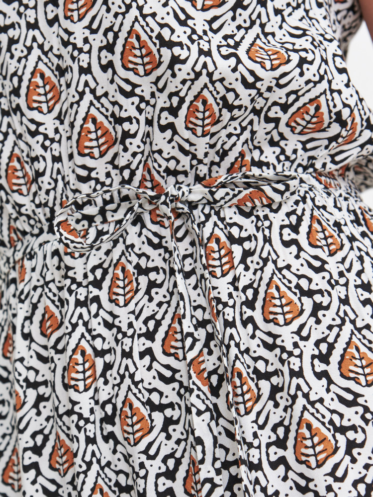 Wzorzysta prosta sukienka maxi 