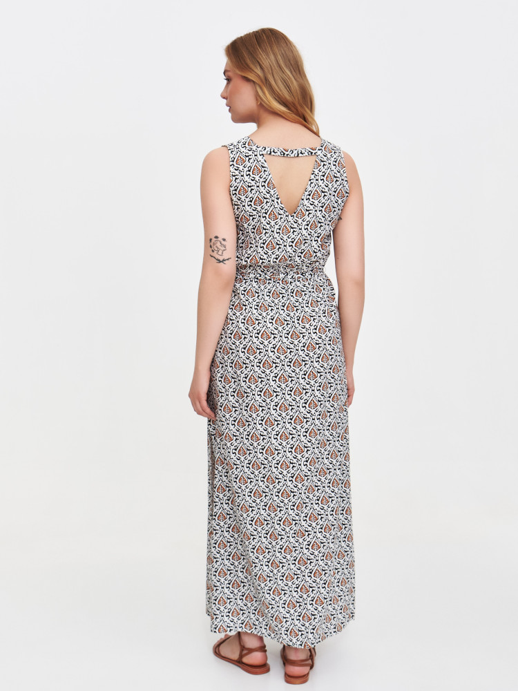 Wzorzysta prosta sukienka maxi 