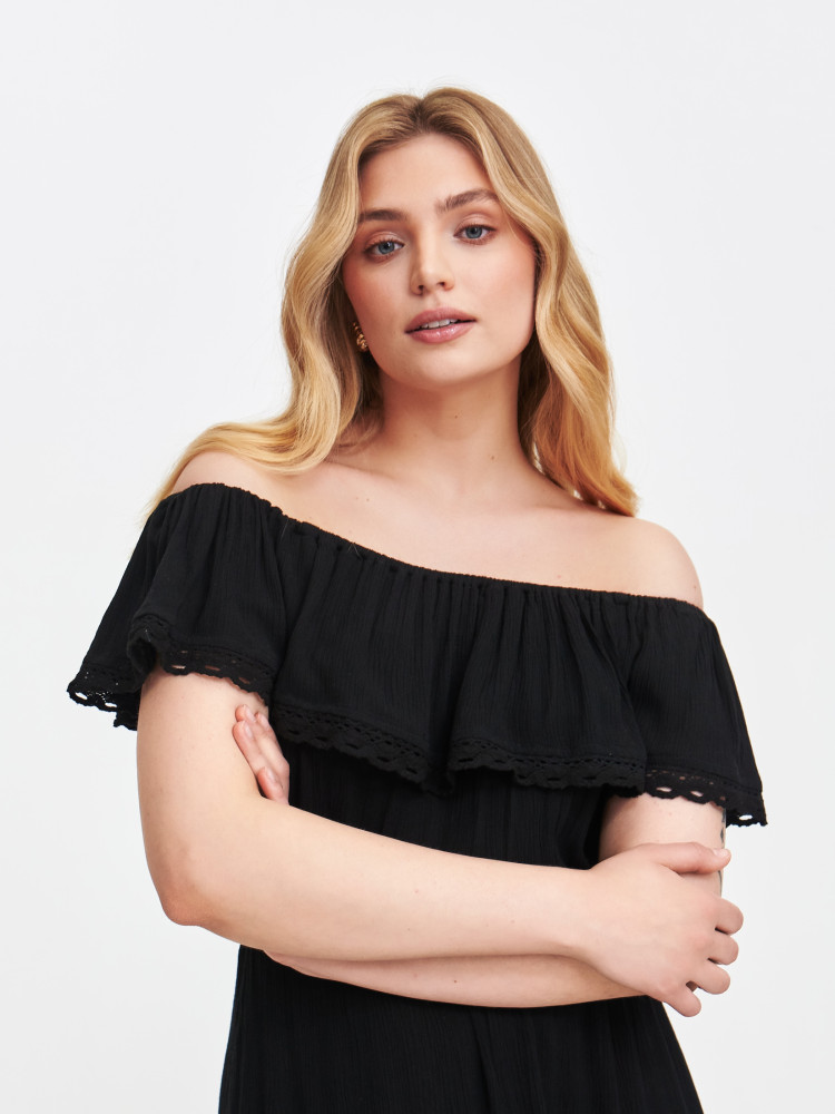 Czarna sukienka typu hiszpanka 