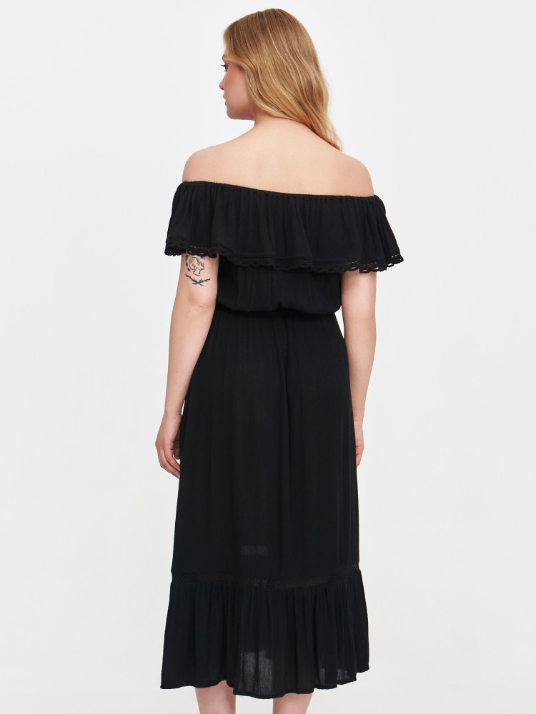 Czarna sukienka typu hiszpanka 