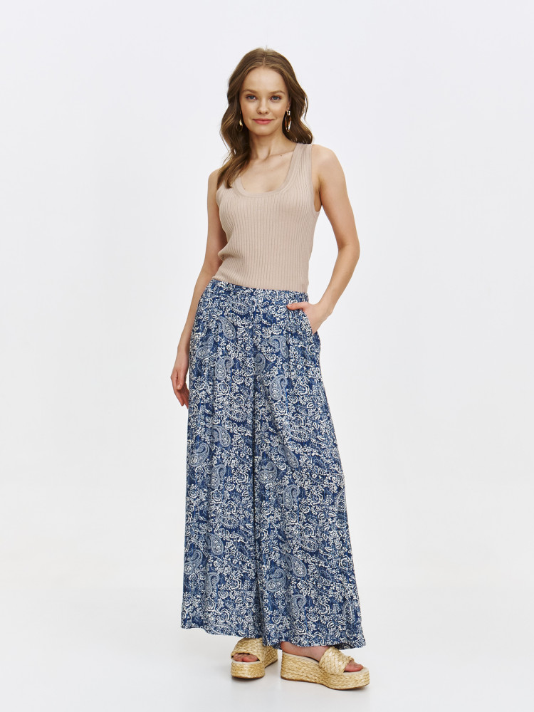 Beżowy top sweterkowy 