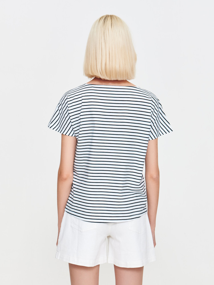 T-shirt w czarne paski z napisem 