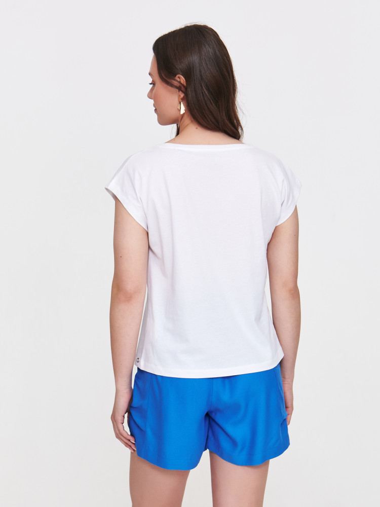 Top o prostym kroju z nadrukiem 