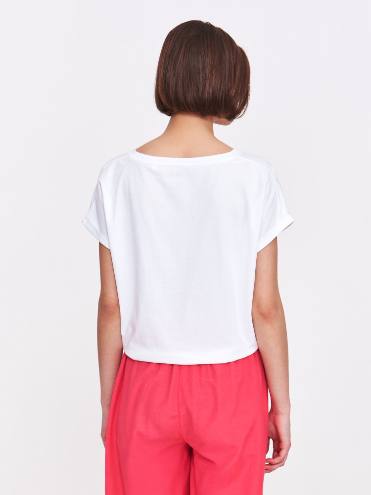 Top o krótszym kroju z wiązaniem 