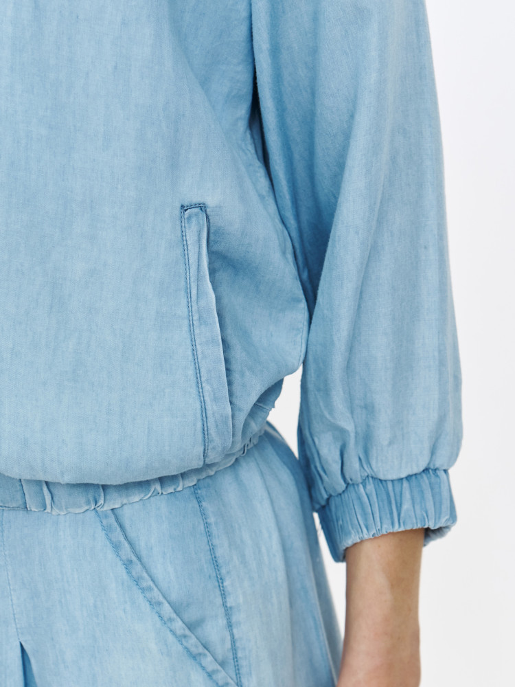 Kurtka typu bomberka z imitacji denimu 