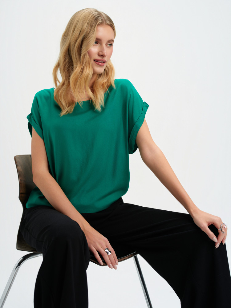 Zielona bluzka z gumką u dołu 