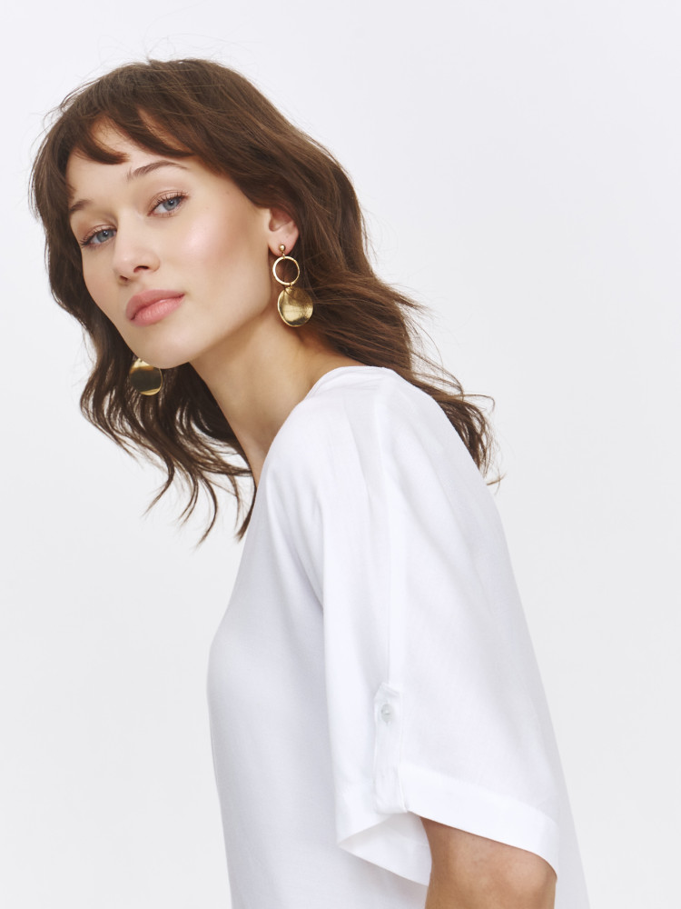 Biała bluzka z dłuższym tyłem 