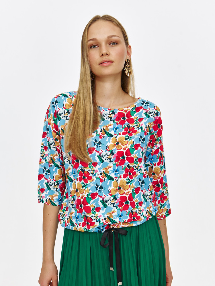 Wiskozowa bluzka w niebiesko-czerwone kwiaty 
