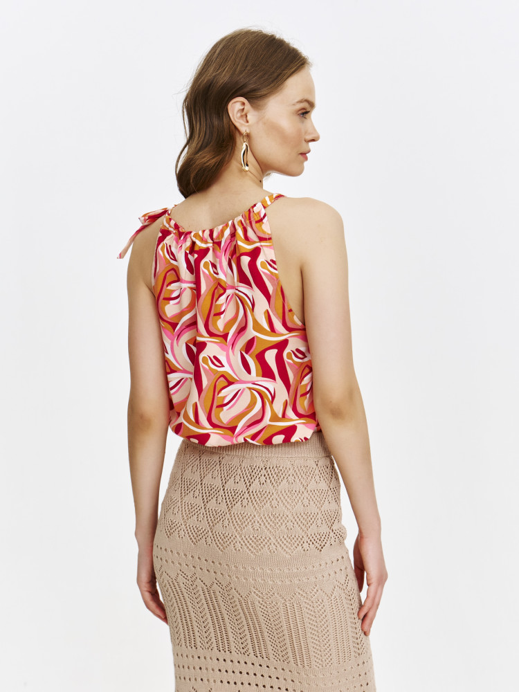 Bluzka z dekoltem halter z kolorowym printem 