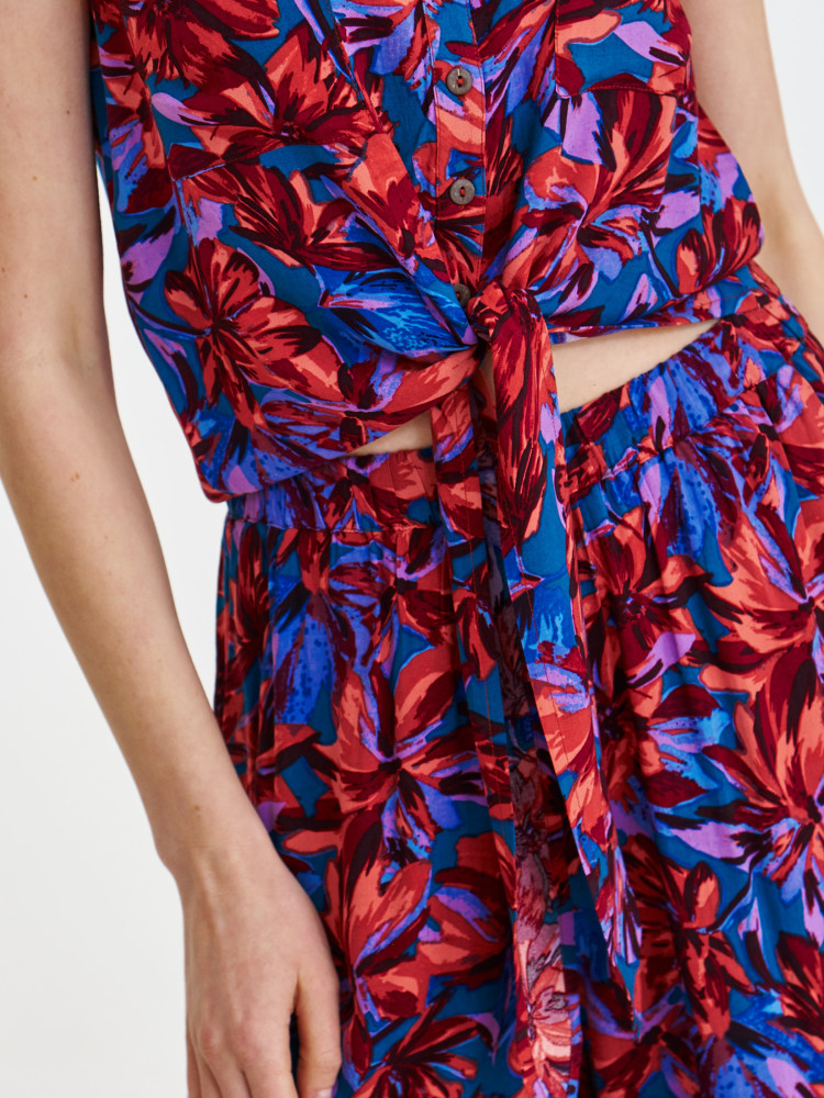 Bluzka z wiskozy z tropikalnym printem 