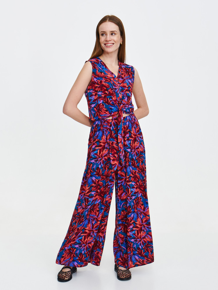 Bluzka z wiskozy z tropikalnym printem 