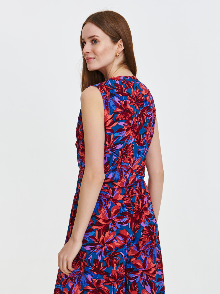 Bluzka z wiskozy z tropikalnym printem 