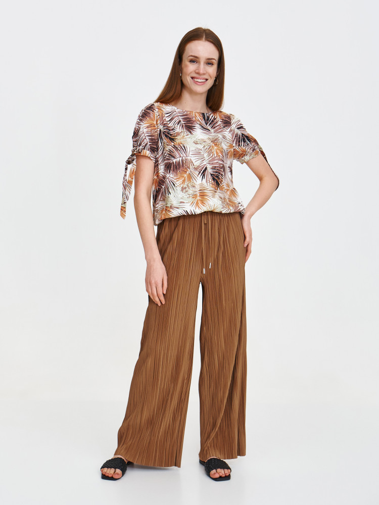 Bluzka z tropikalnym printem w kolorze beżowym 