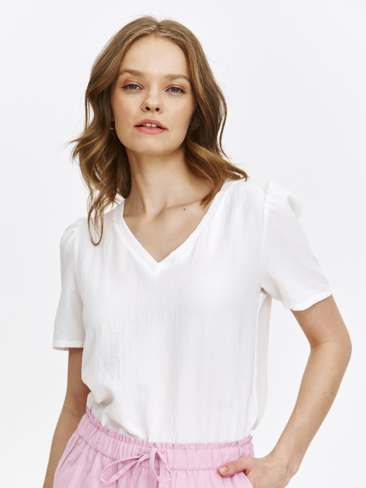 Biała bluzka z dekoltem w serek 