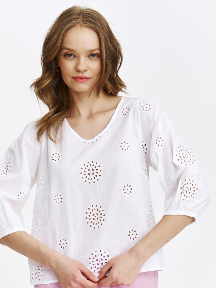 Biała bluzka z angielskim haftem 