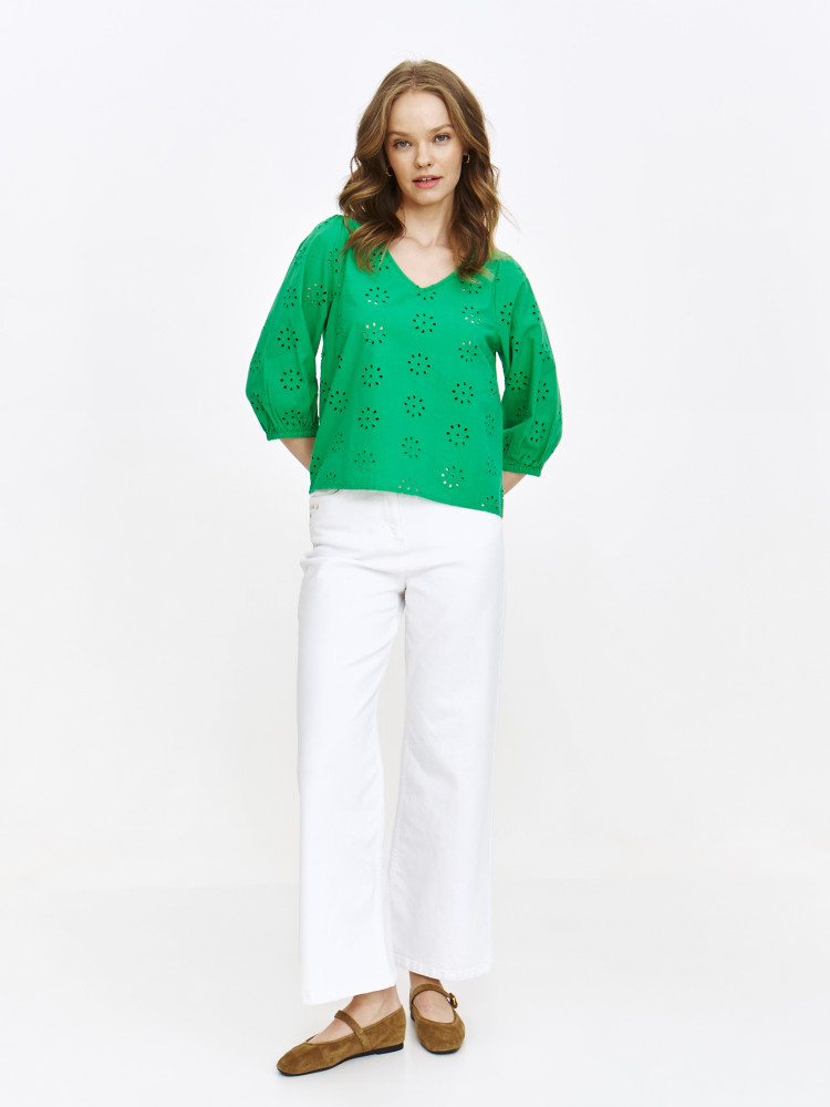 Zielona bluzka z ażurowym haftem 
