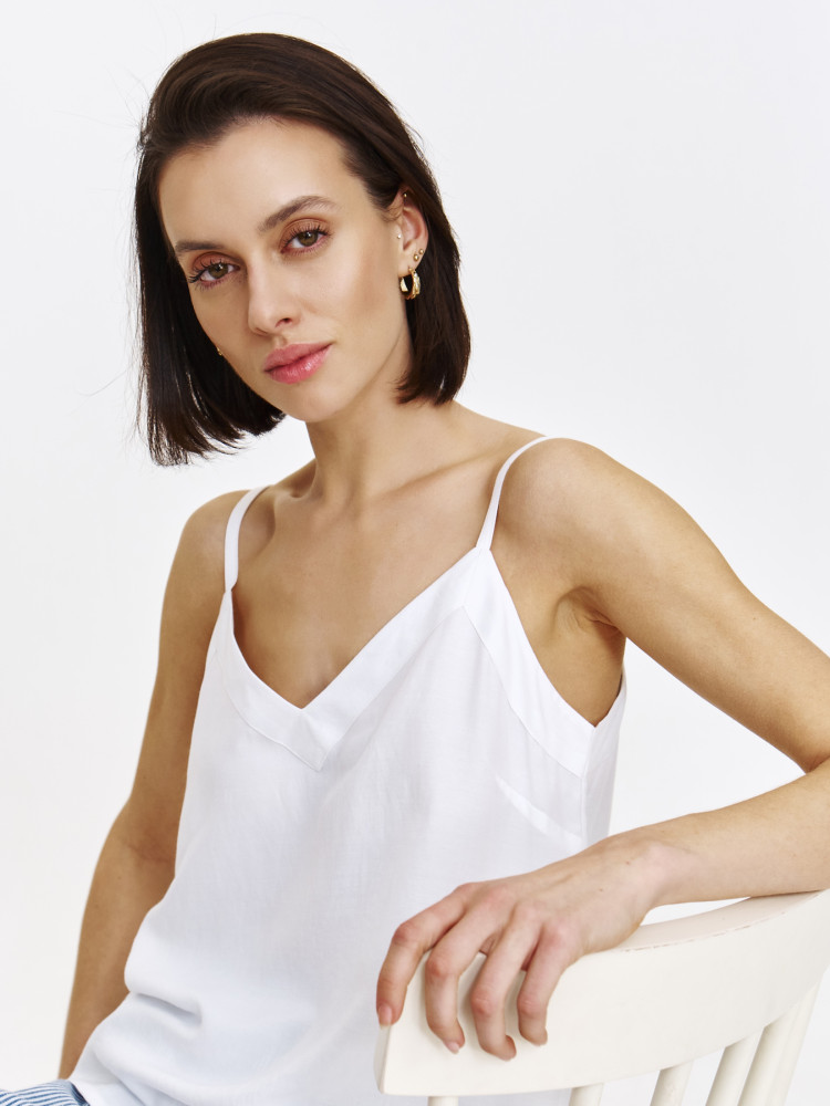 Biały top na ramiączkach 