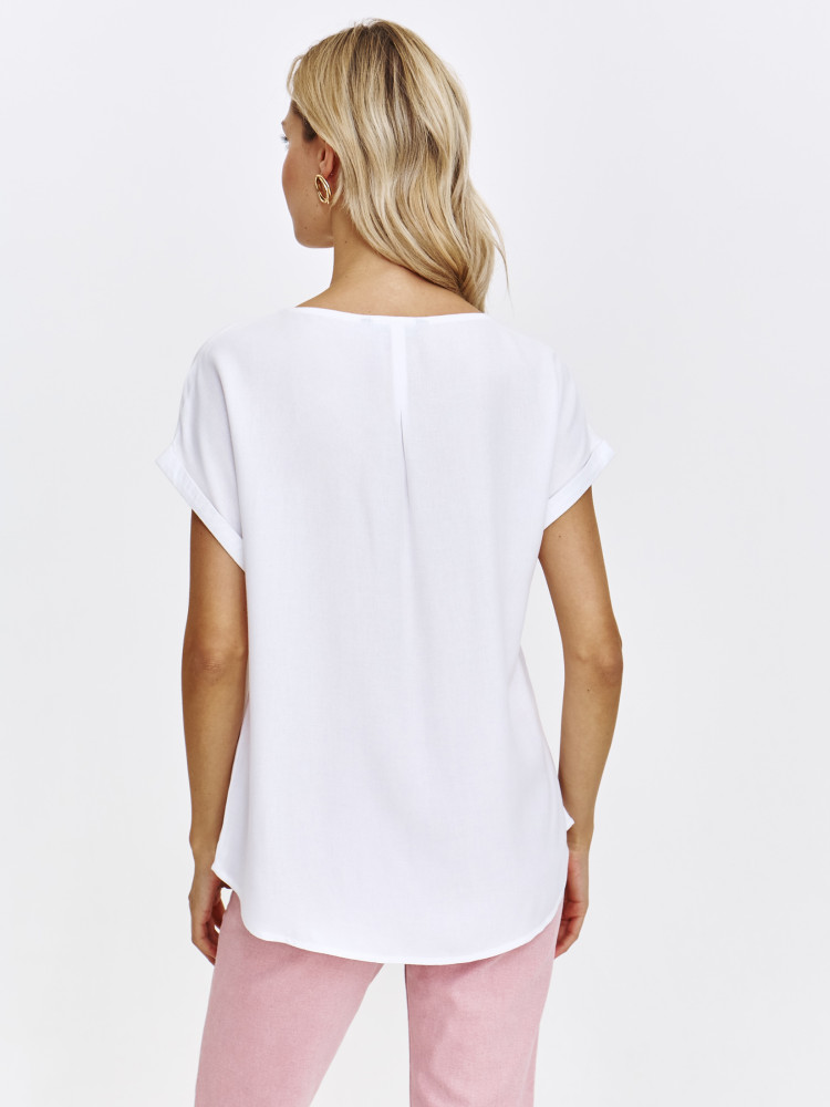 Biały top z krótkim podwiniętym rękawem 