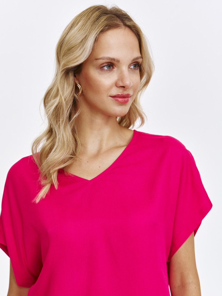 Różowa bluzka z luźnym krótkim rękawem 