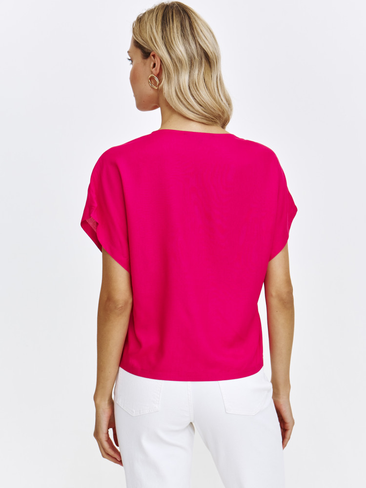 Różowa bluzka z luźnym krótkim rękawem 
