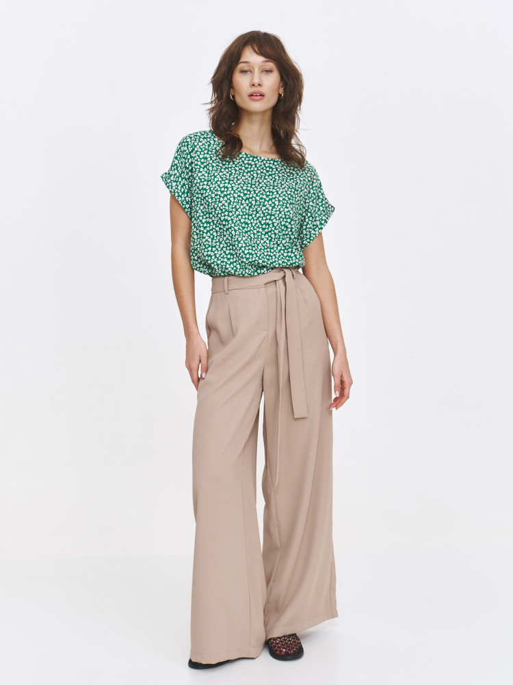 Zielona bluzka w drobne kwiaty  Zielona bluzka w drobne kwiaty