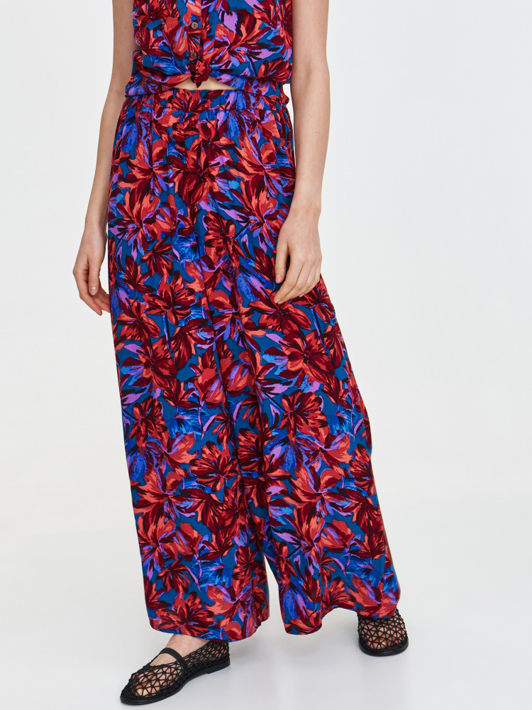 Spodnie z wiskozy z tropikalnym printem 