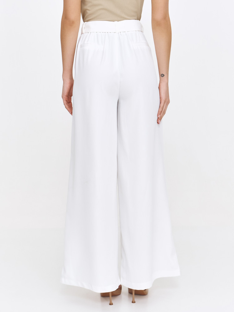 Eleganckie białe spodnie z wiązaniem 