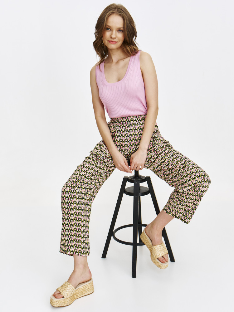 Wzorzyste spodnie z kolorowym printem 