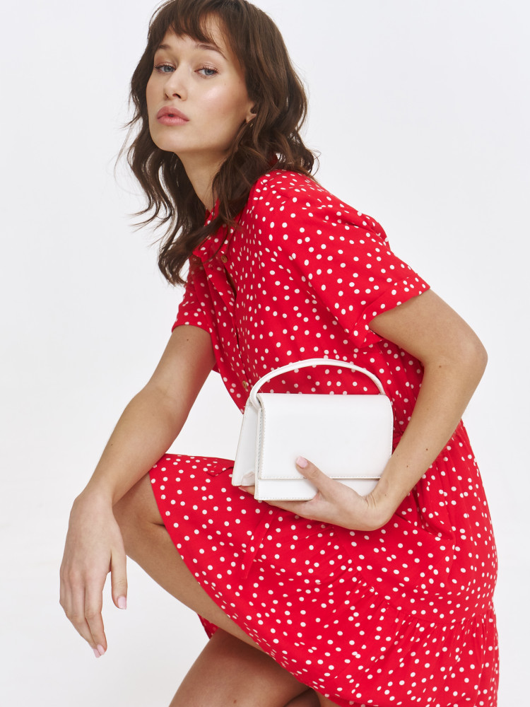 Krótka sukienka z nadrukiem w groszki 