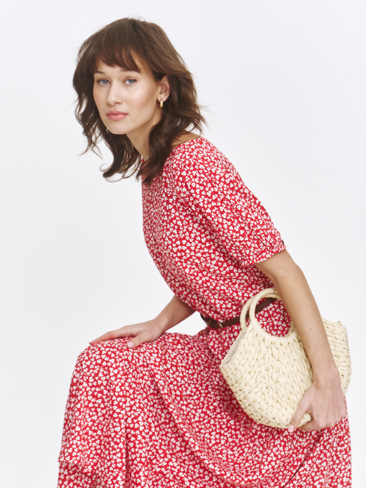 Casualowa czerwona sukienka maxi