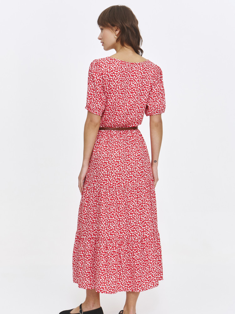 Casualowa czerwona sukienka maxi