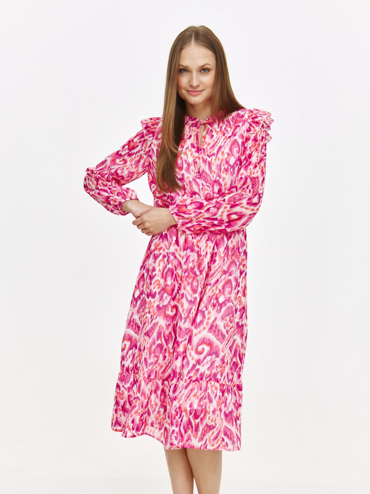 Zwiewna kobieca sukienka z różowym printem 