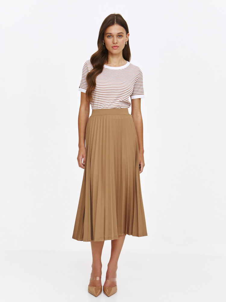 Dopasowany sweter w brązowe paski z krótkim rękawem  Dopasowany sweter w brązowe paski z krótkim rękawem