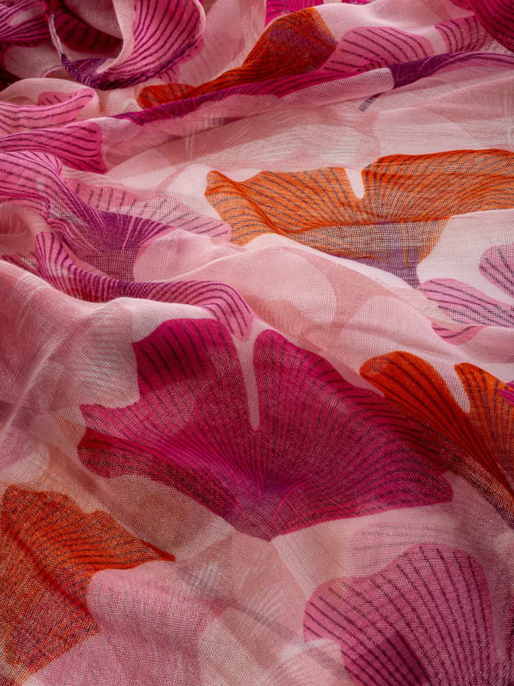 Apaszka z różowym nadrukiem 