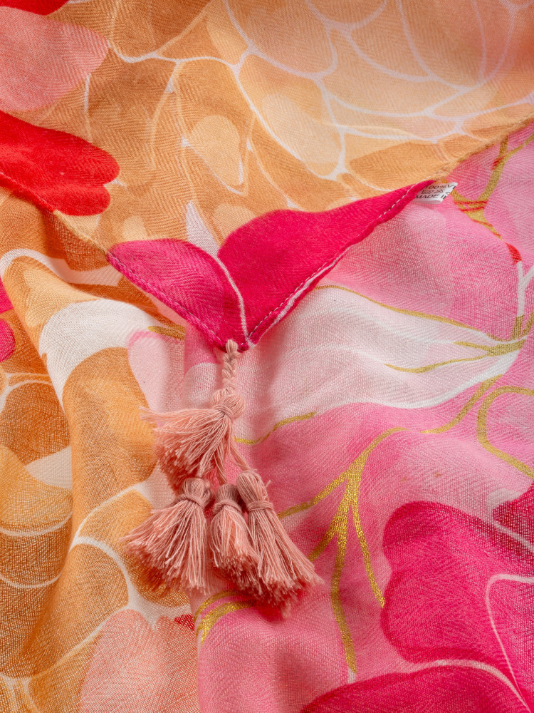 Apaszka w różowe kwiaty 