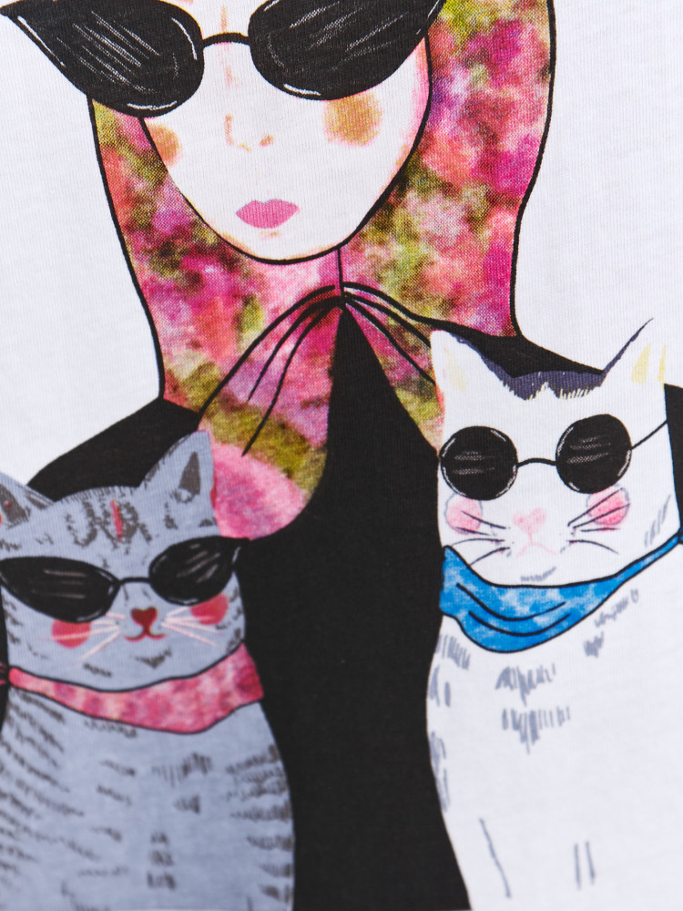 Stylowy top z grafiką