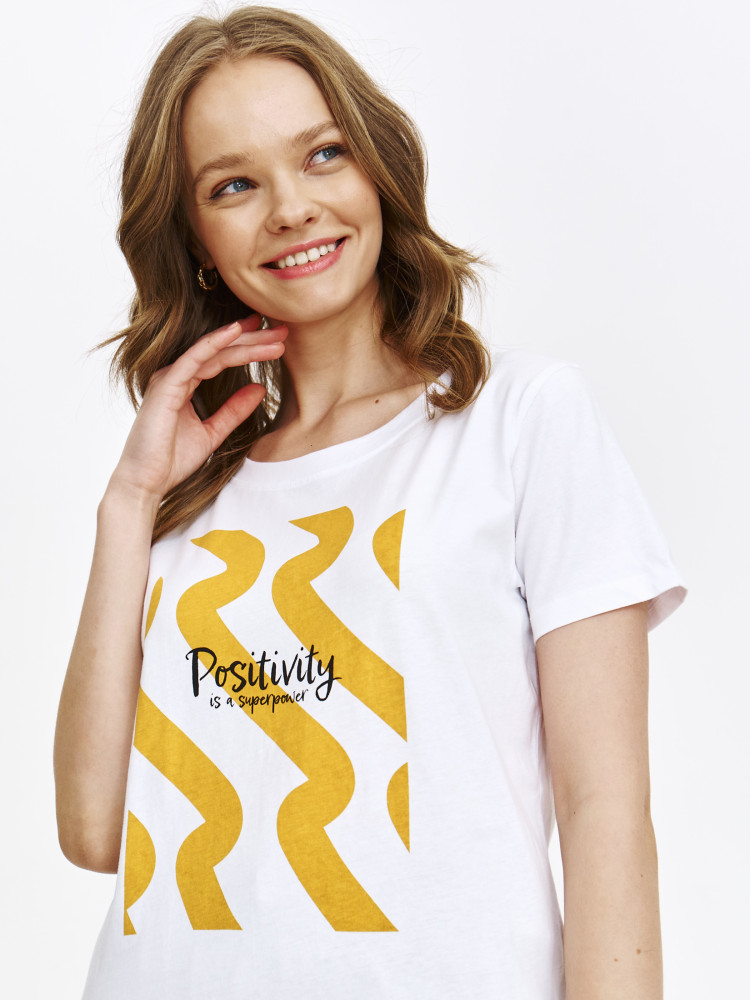 T-shirt z żółtym fantazyjnym nadrukiem  T-shirt z żółtym fantazyjnym nadrukiem