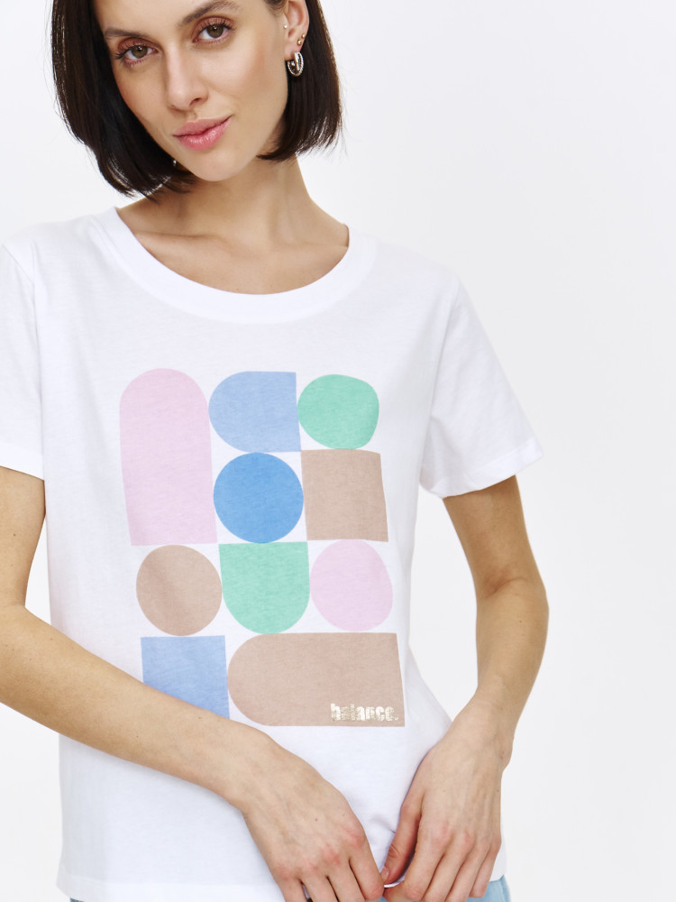 Top z geometryczną grafiką 