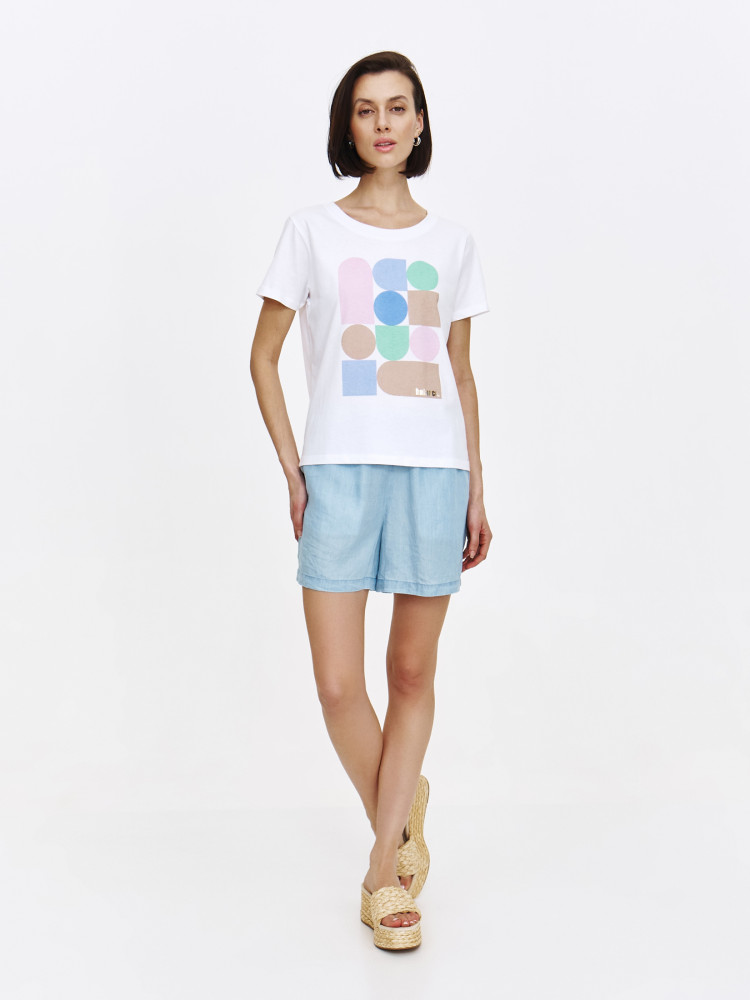 Top z geometryczną grafiką 