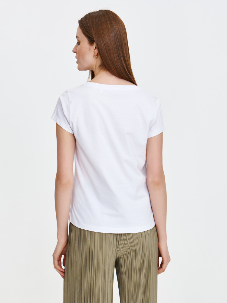 Biały t-shirt z zielono-beżowym nadrukiem 