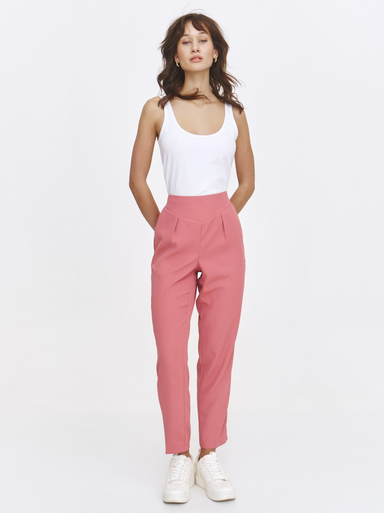 Dopasowany top na ramiączkach w kolorze białym 