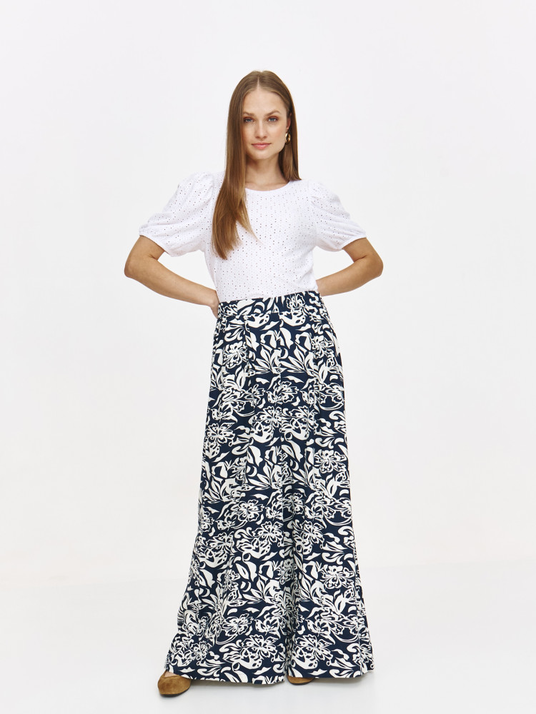 Biała bluzka z ażurowym haftem 