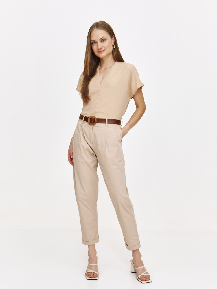 Beżowy top w stylu casual 
