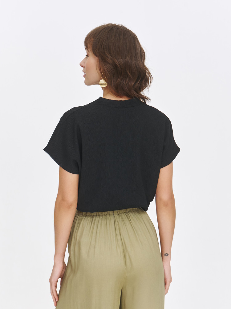 Casualowy top z dekoltem v-neck 