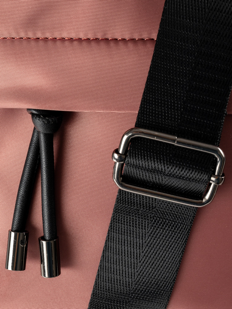 Mała beżowa torebka 