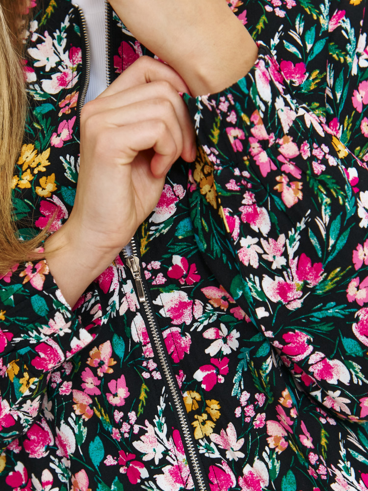 Kurtka typu bomberka w drobne kwiaty 