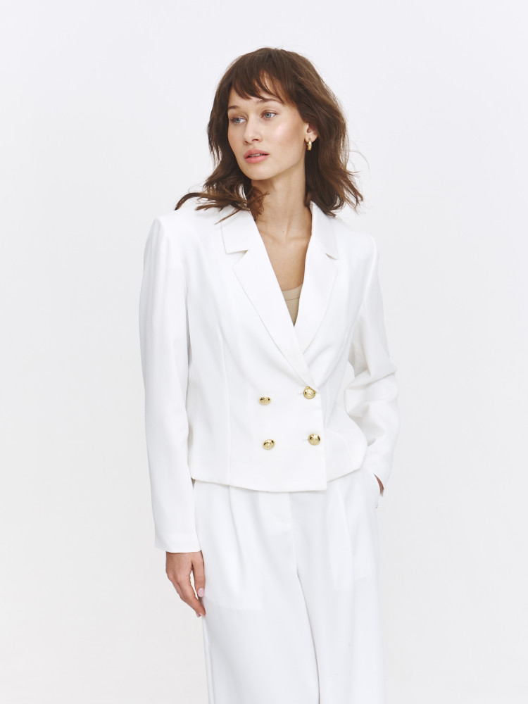 Biały dwurzędowy żakiet ze złotymi guzikami
