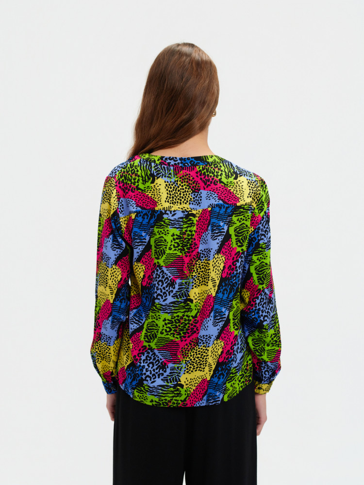 Multikolorowa bluzka z printem 