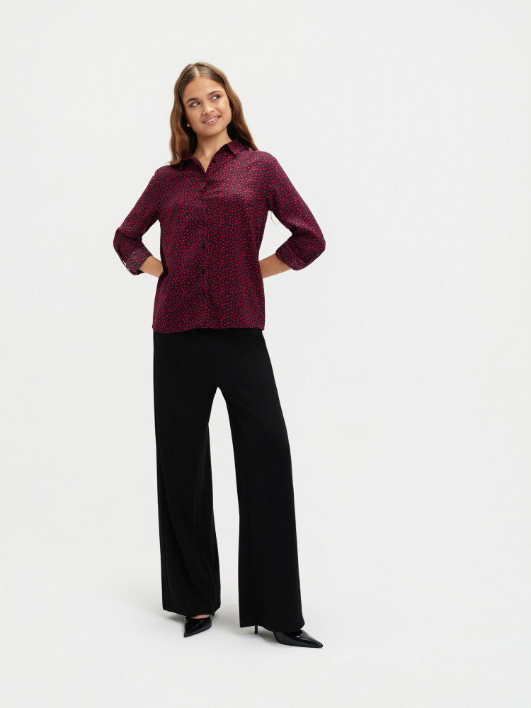 Czerwona koszula z nadrukiem 