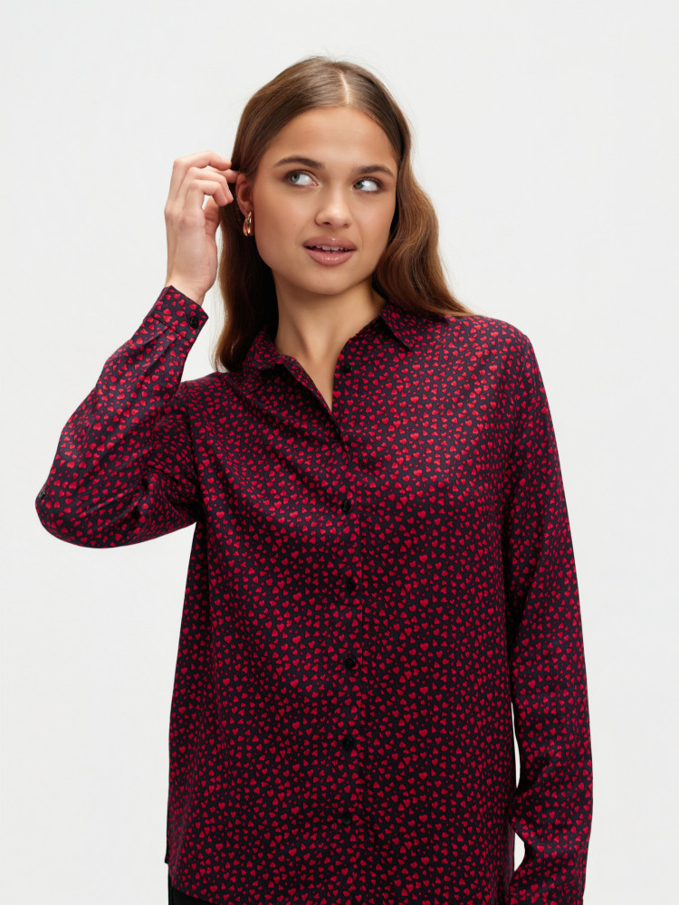 Czerwona koszula z nadrukiem 